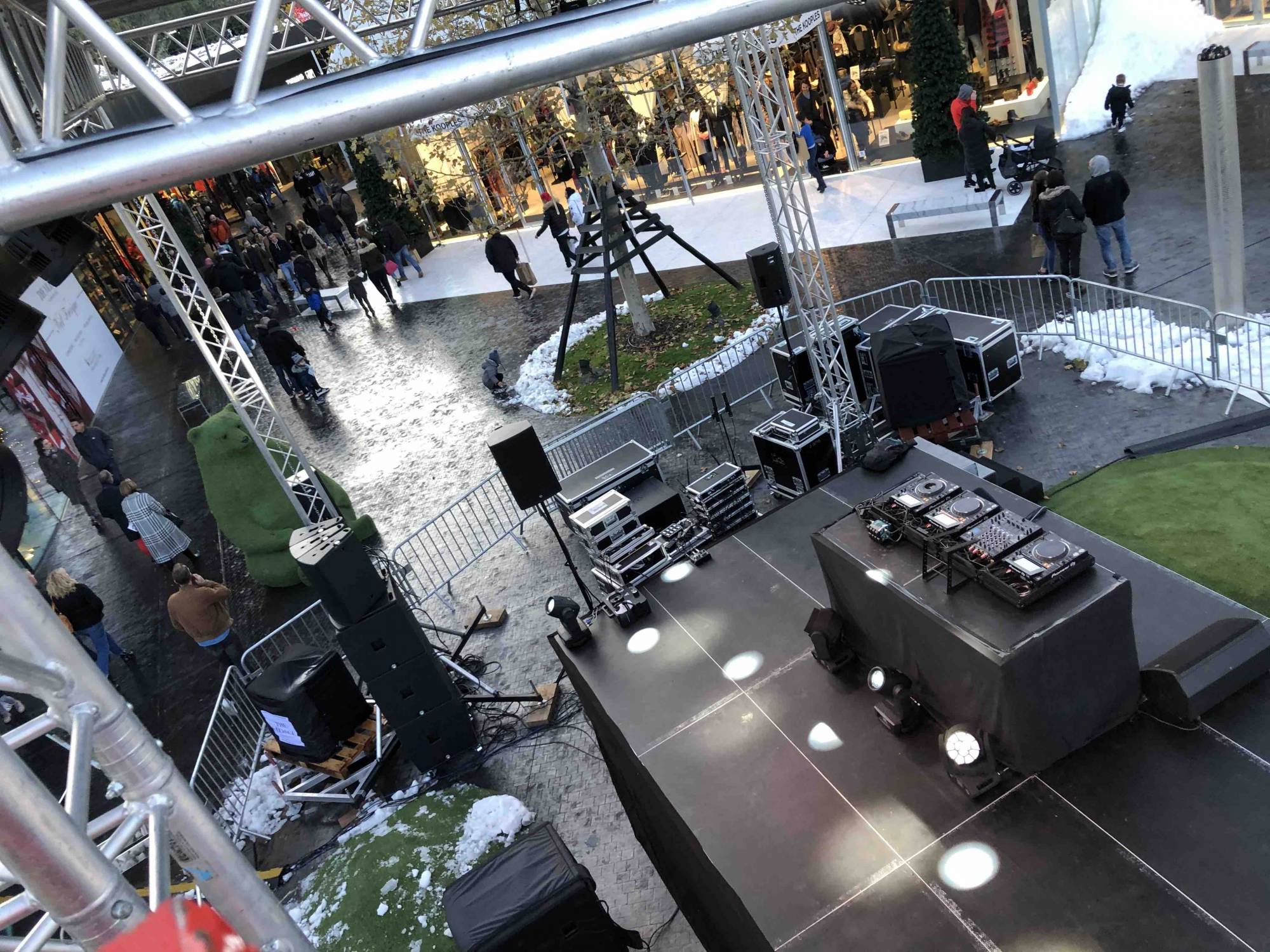 Sonorisation, lumière et scène pour les illuminations de noël 2019 Villefontaine