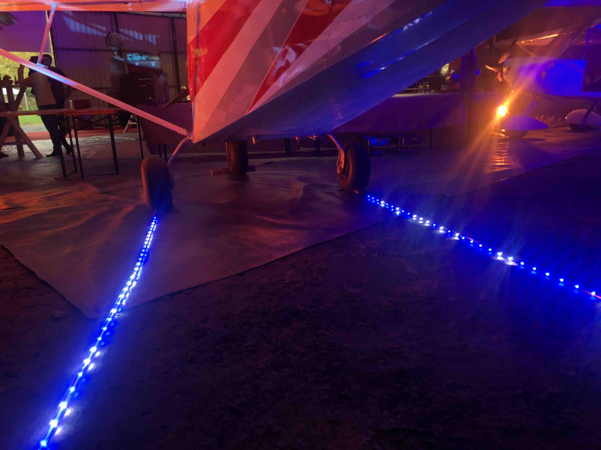 Location fils lumineux pour signalétique UML Lyon