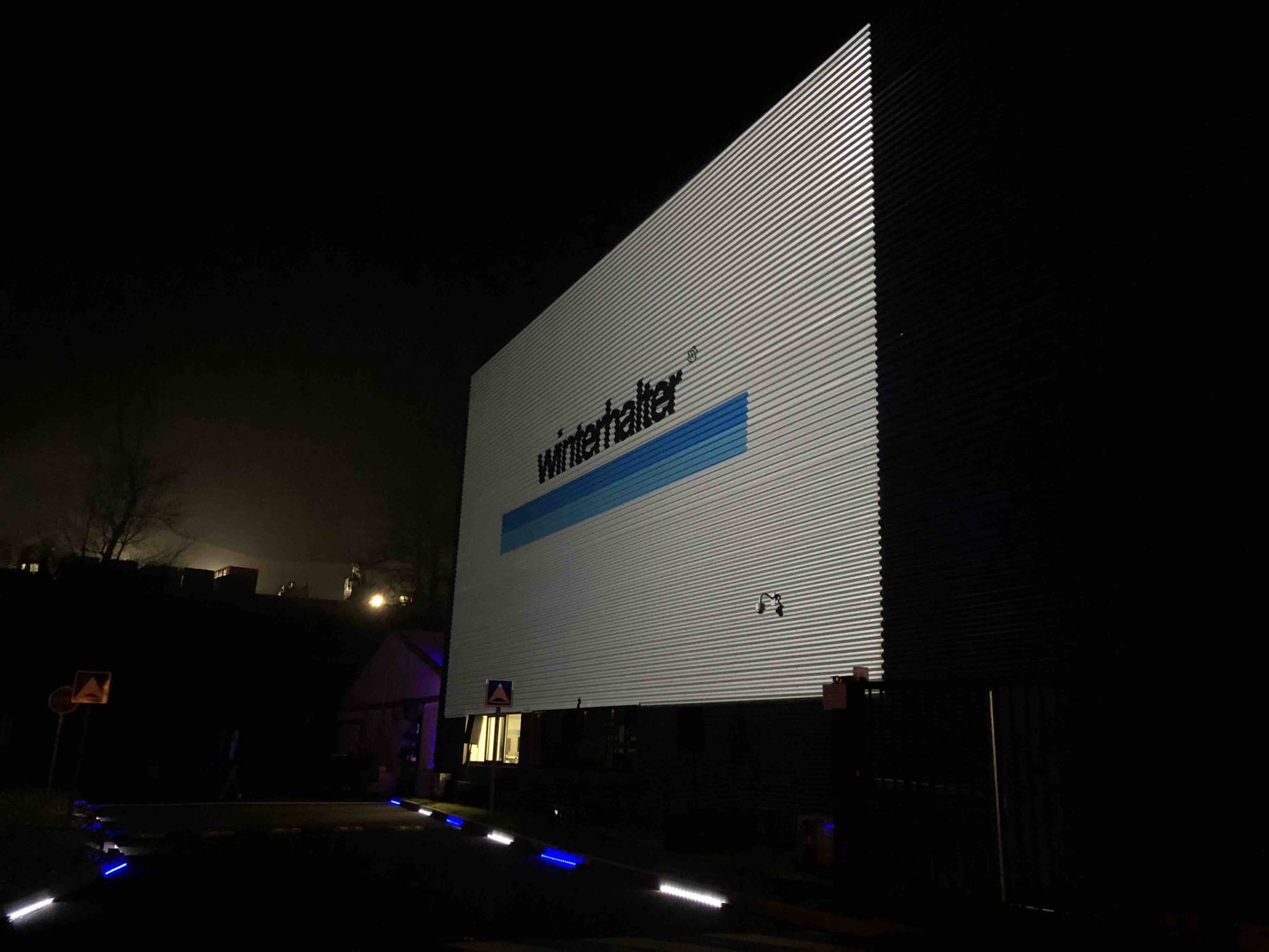 Projection de vidéo sur façade de bâtiment, pour inauguration à Chaponost