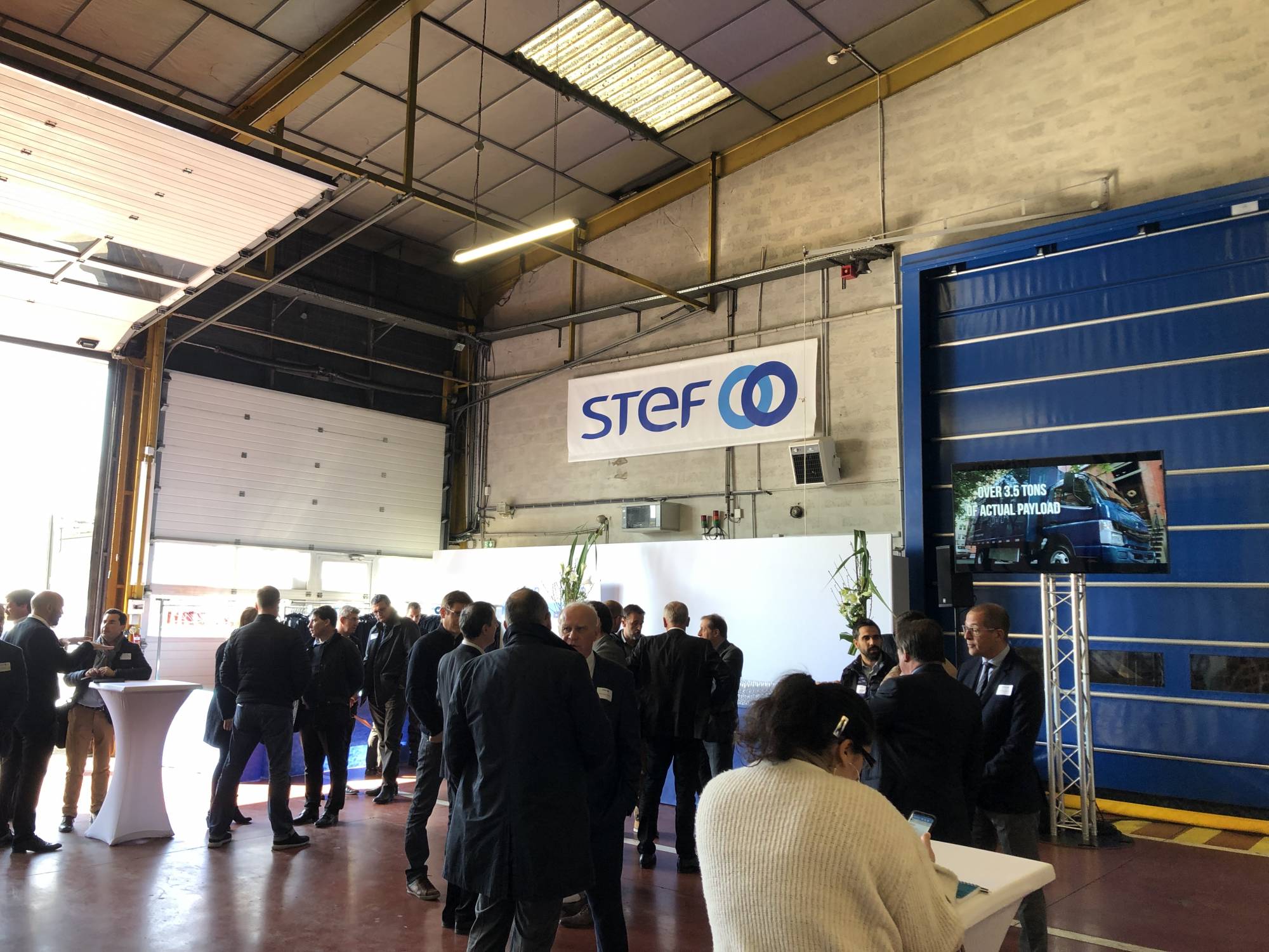 Discours professionnel pour un lancement de nouveaux véhicules à Saint-Genis-Laval