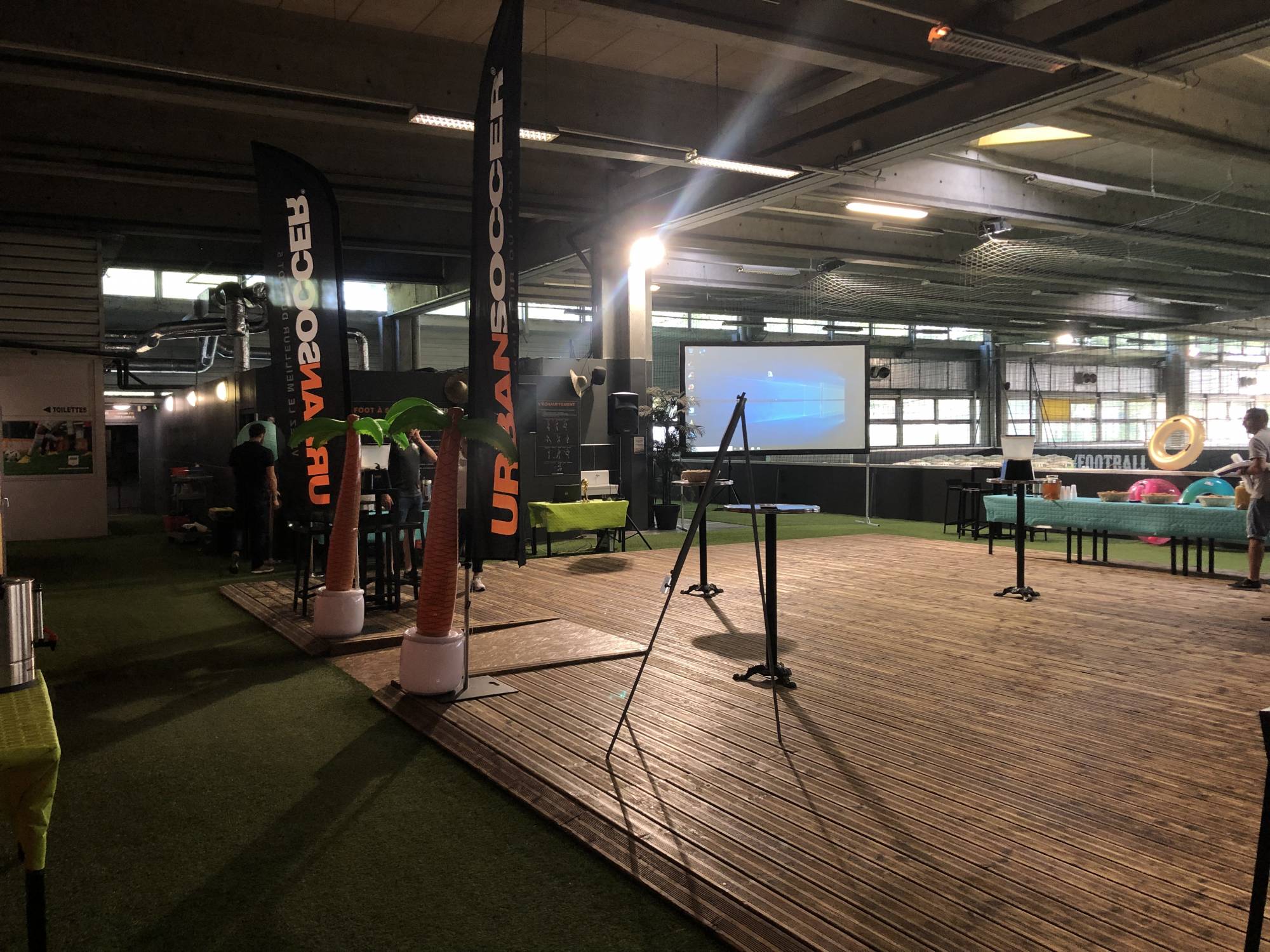 Location écran de projection pour discours Lyon L&Db