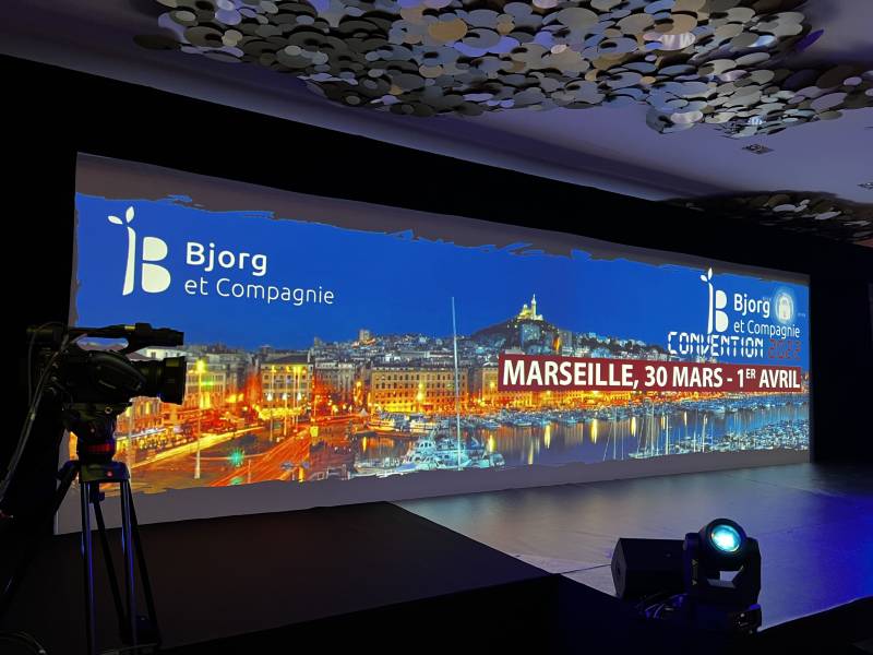 Sonorisation, éclairage ou vidéo : quelles prestations techniques pour un événement d'entreprise à Paris ou en Île-de-France ?