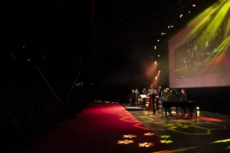 Prestation technique événementielle lumière et vidéo : captation et diffusion en direct pour une remise de diplômes de l'Ecole Centrale à Lyon