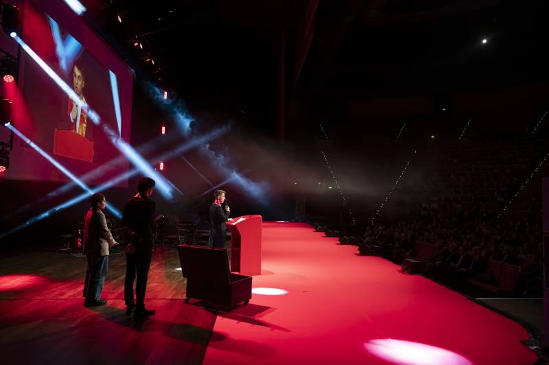 Prestation technique événementielle lumière et vidéo : captation et diffusion en direct pour une remise de diplômes de l'Ecole Centrale à Lyon