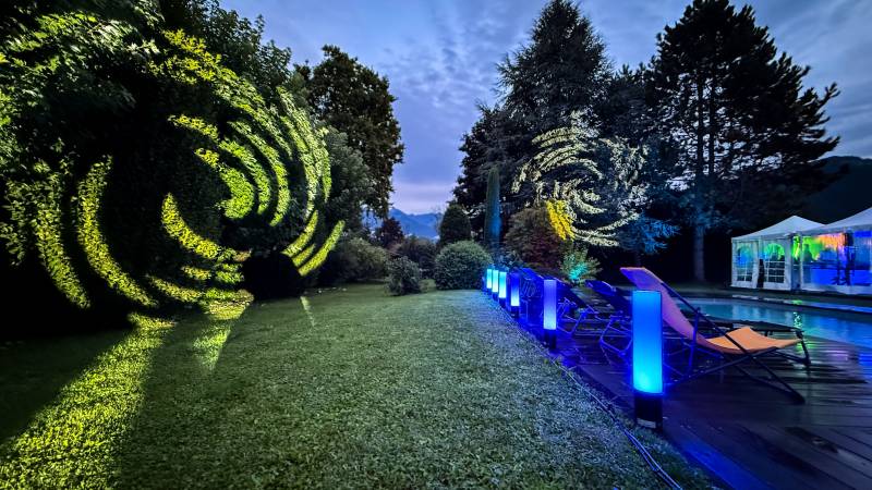 Eclairage d'un jardin avec du matériel d'éclairage IP65 à Annecy