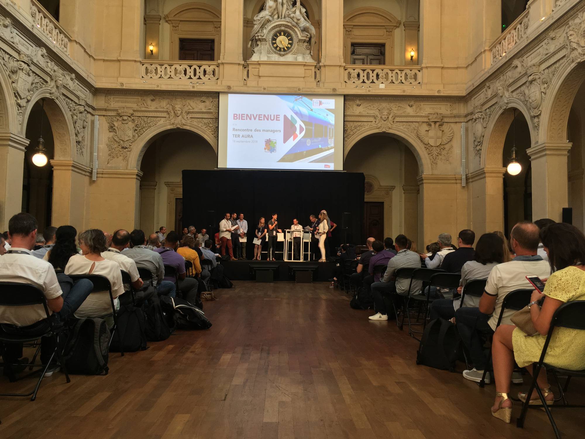 Location son et vidéo pour conférence au Palais de la Bourse Lyon