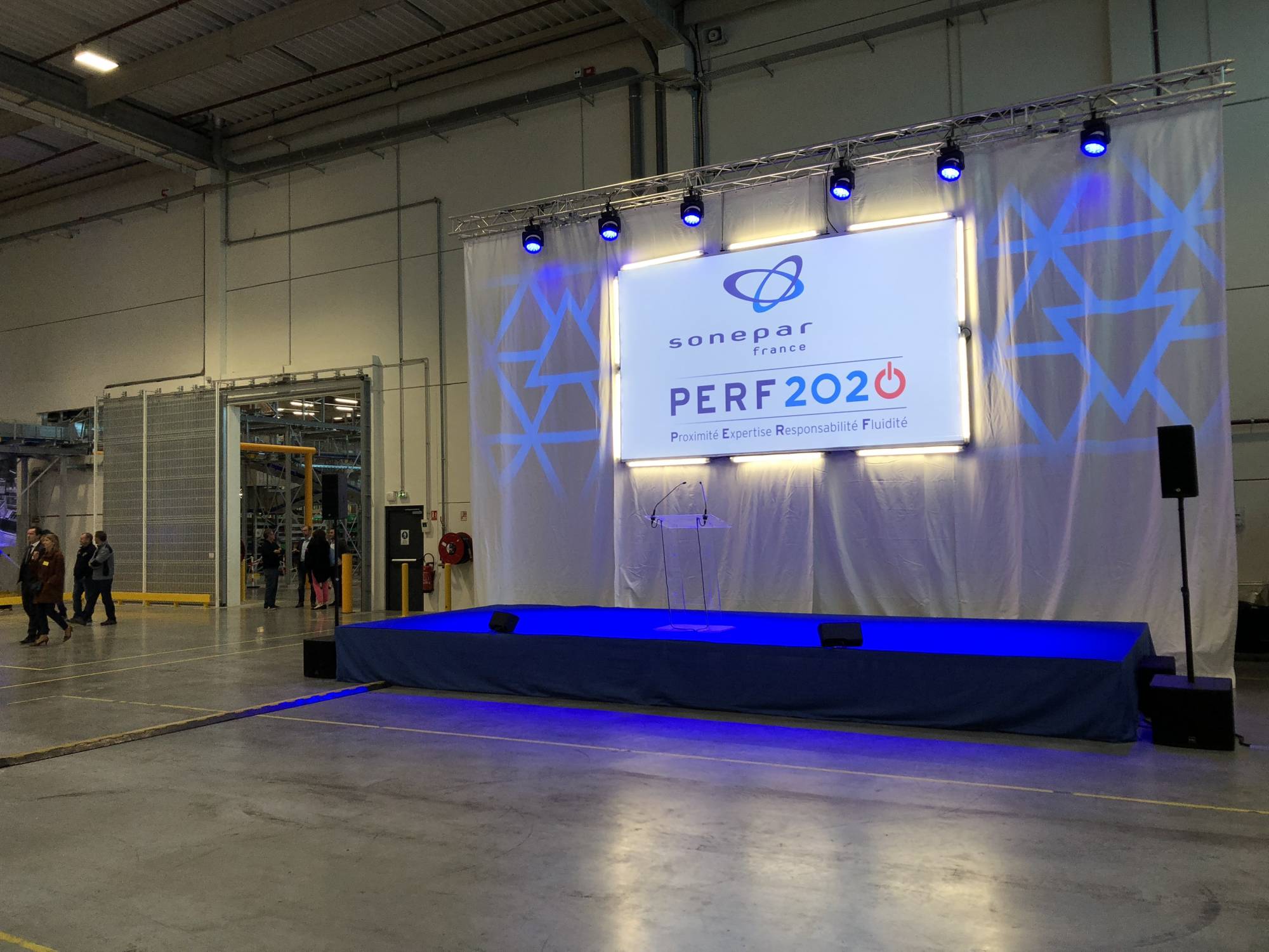 Location scène pour discours à Lyon