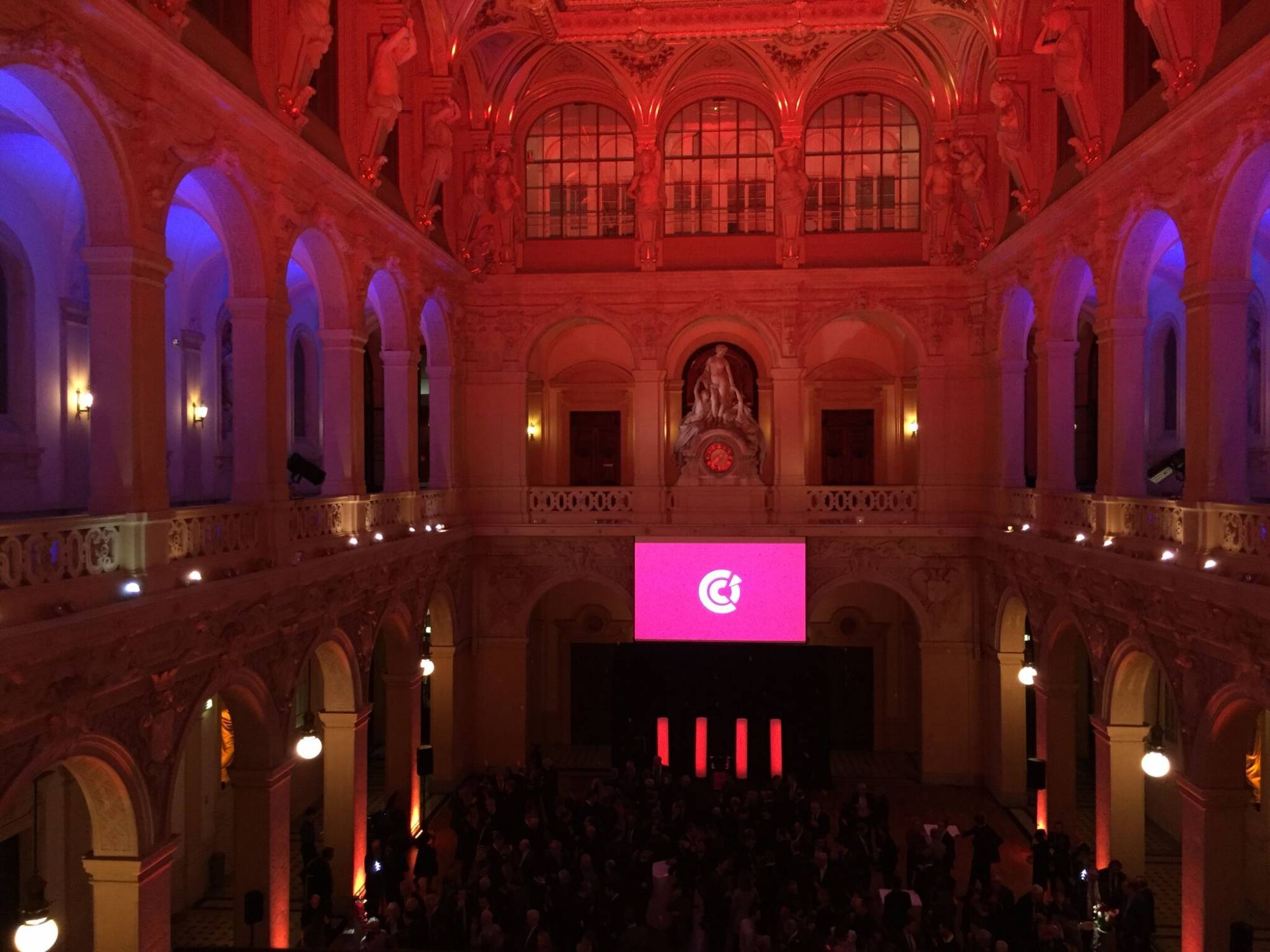 Mise en lumière de la salle de la corbeille à la CCI Lyon Roanne Saint Etienne