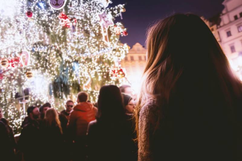Prestataire technique sonorisation et éclairage à Lyon : organiser un marché de Noël féerique
