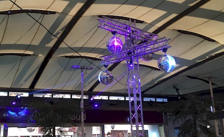 Notre zone d'activité pour ce service Prestation technique haut de gamme pour événement digital avec encodage multicam, fond vert et streaming multi-plateformes